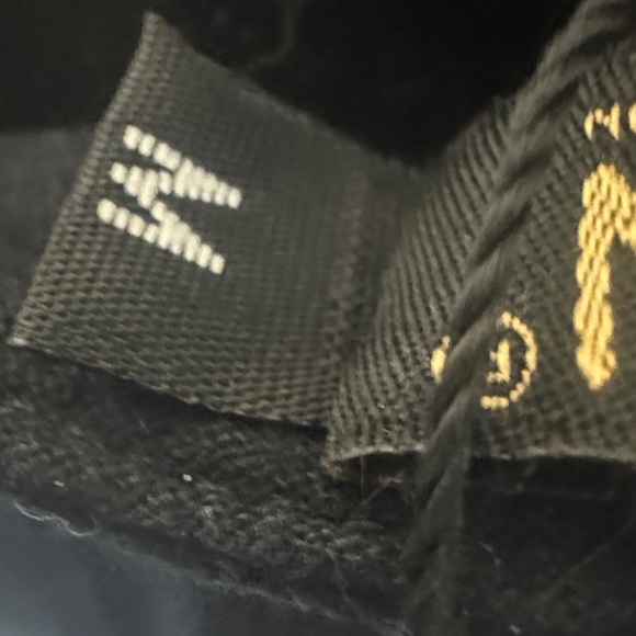 Fancyinn Elegant Black Ruffle Blouse - Picture 5 of 5